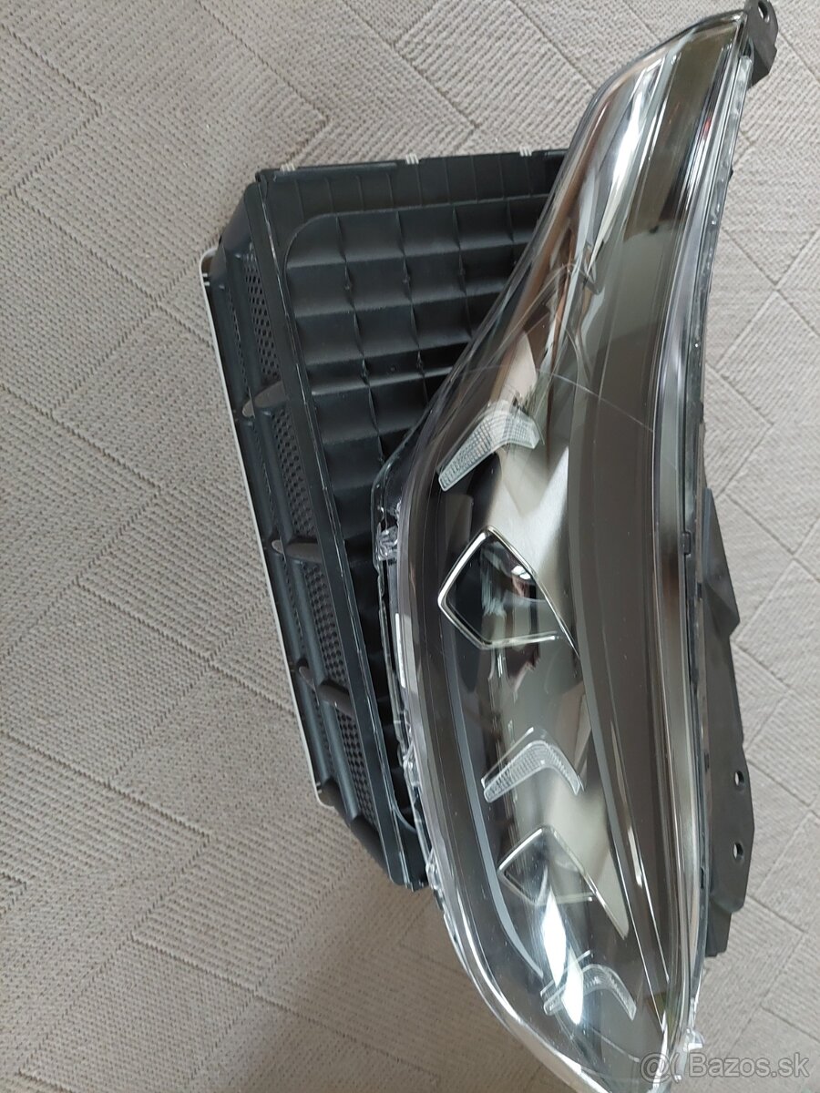 KIA Ceed III Full LED pravé predne svetlo