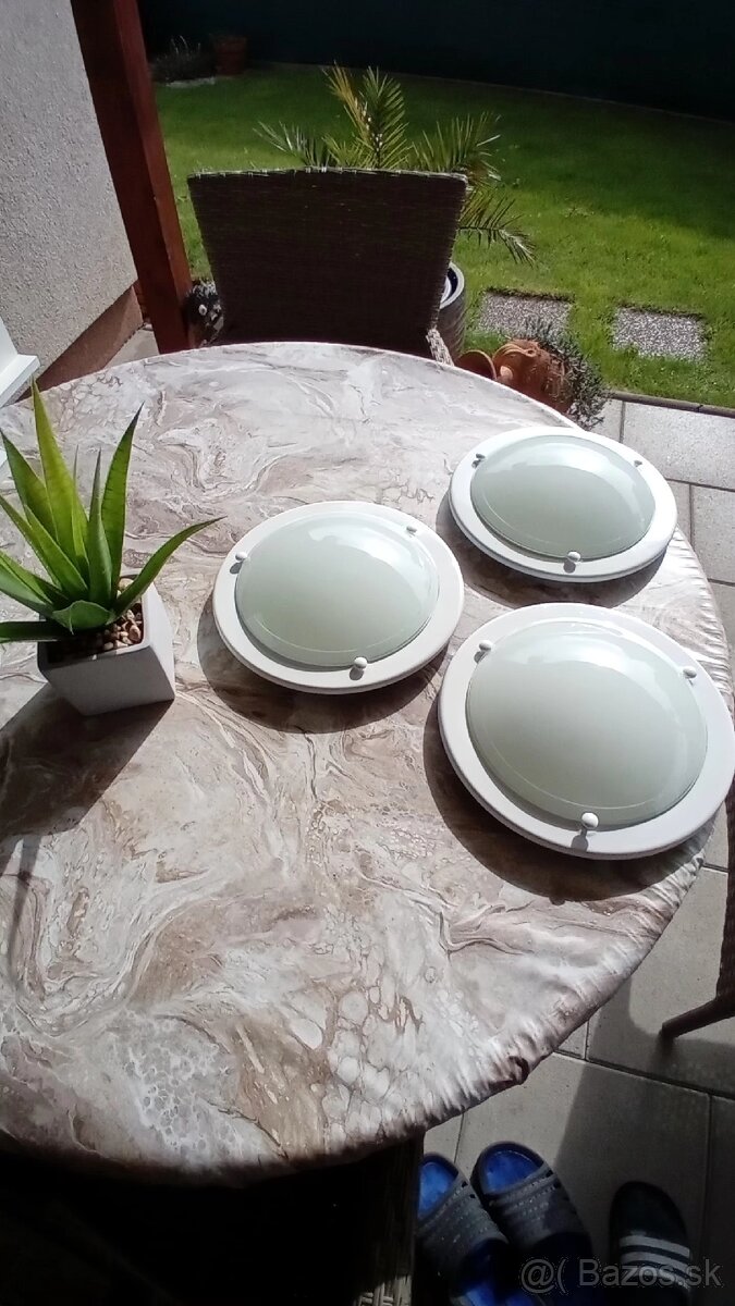 Stropna lampa