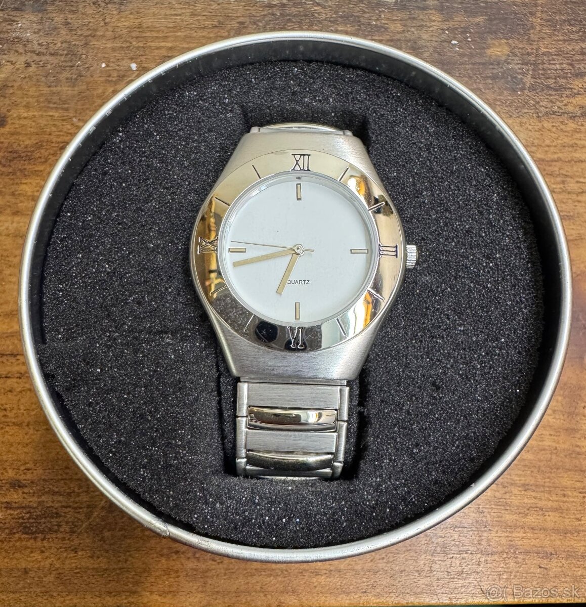 Predám nenosené unisex hodinky zn. Quartz v darček. balení