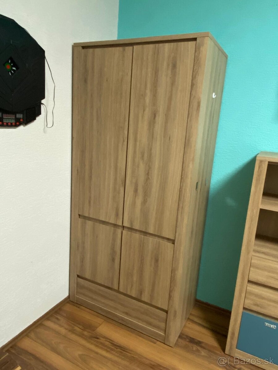 Nová skriňa plus policova skriňa zdarma