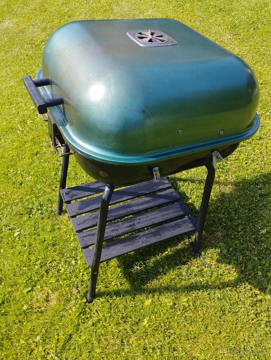 Záhradný gril používaný