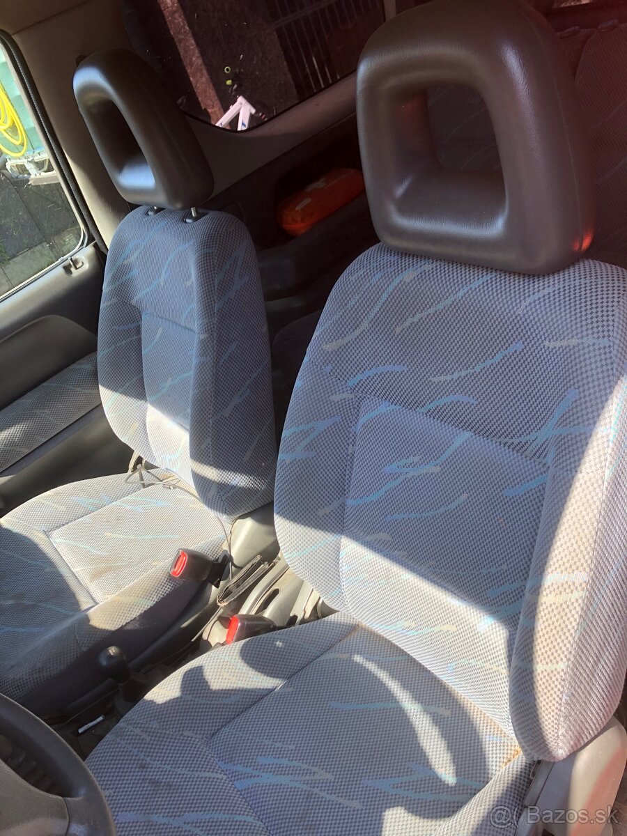 Predám sedacky na suzuki jimny