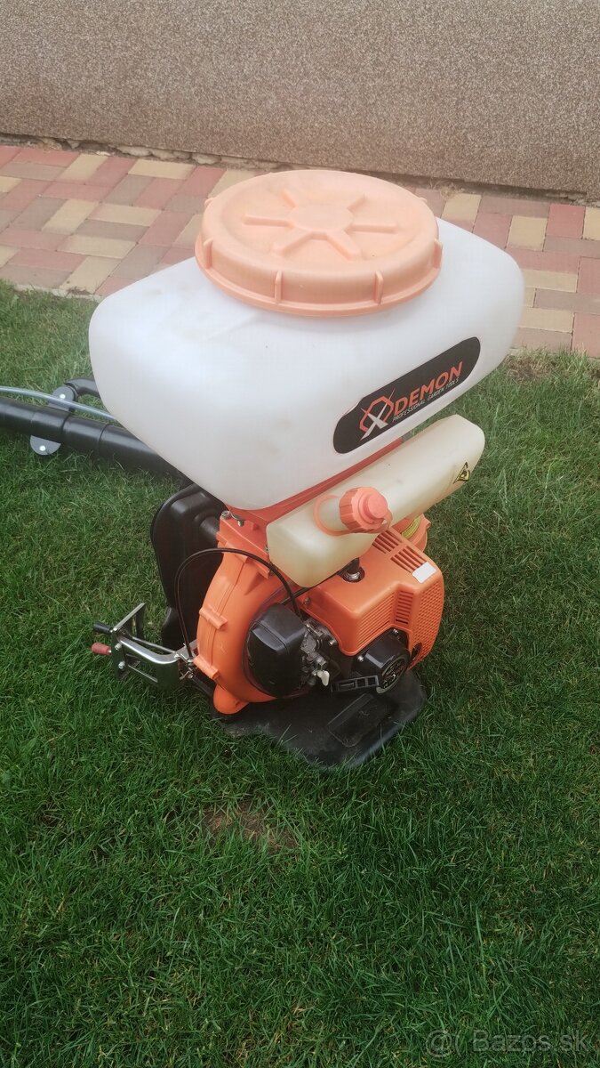 Benzínový postrekovač Demon 3WF-3C