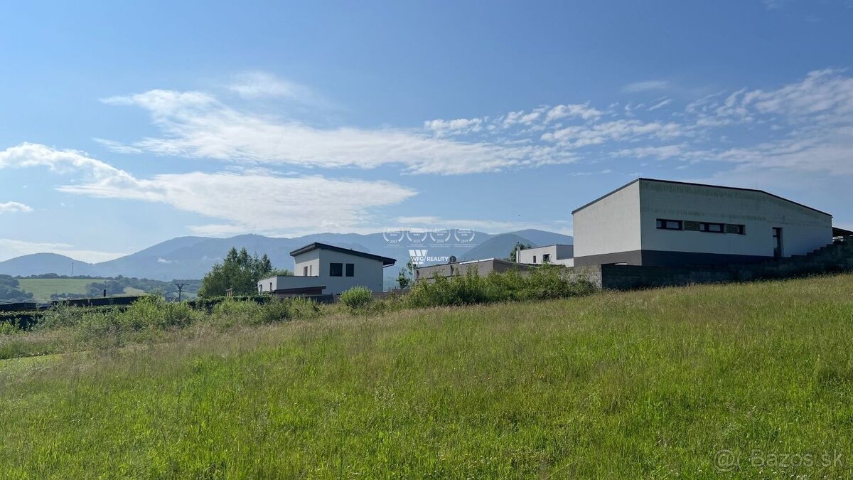 Rovinatý, stavebný pozemok s nádhernými výhľadmi /633m2/ Žil