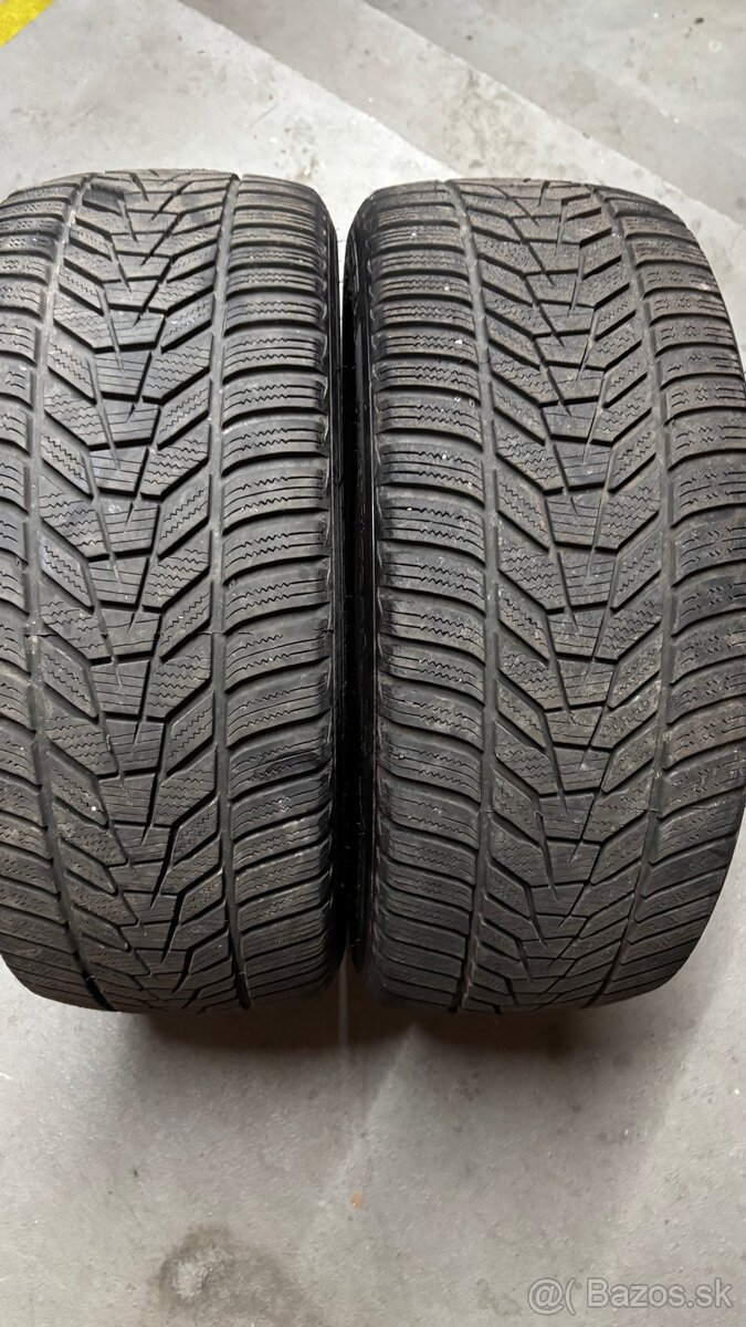 235/45 R18 zimné hankook 2 kusy