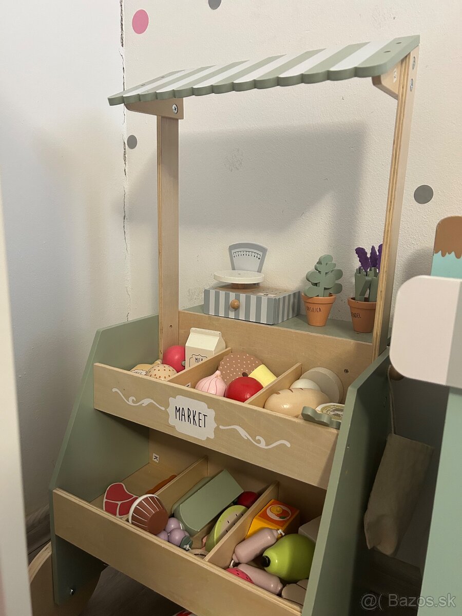 Predajný stánok Elisdesign-drevený