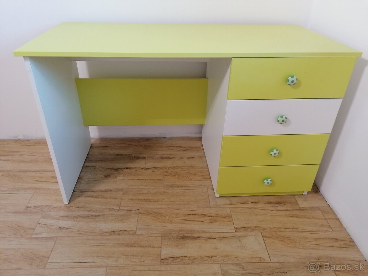 Písací stolík
