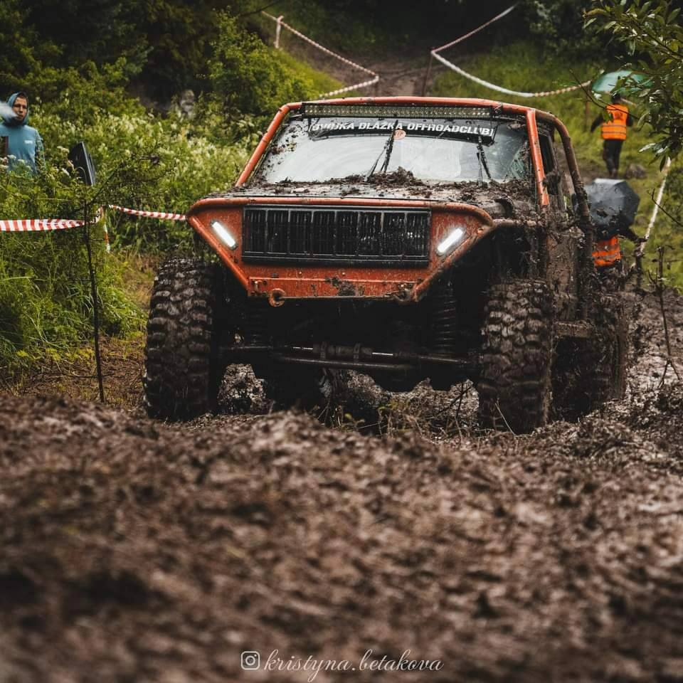Predám offroad špeciál (turbo jeep)