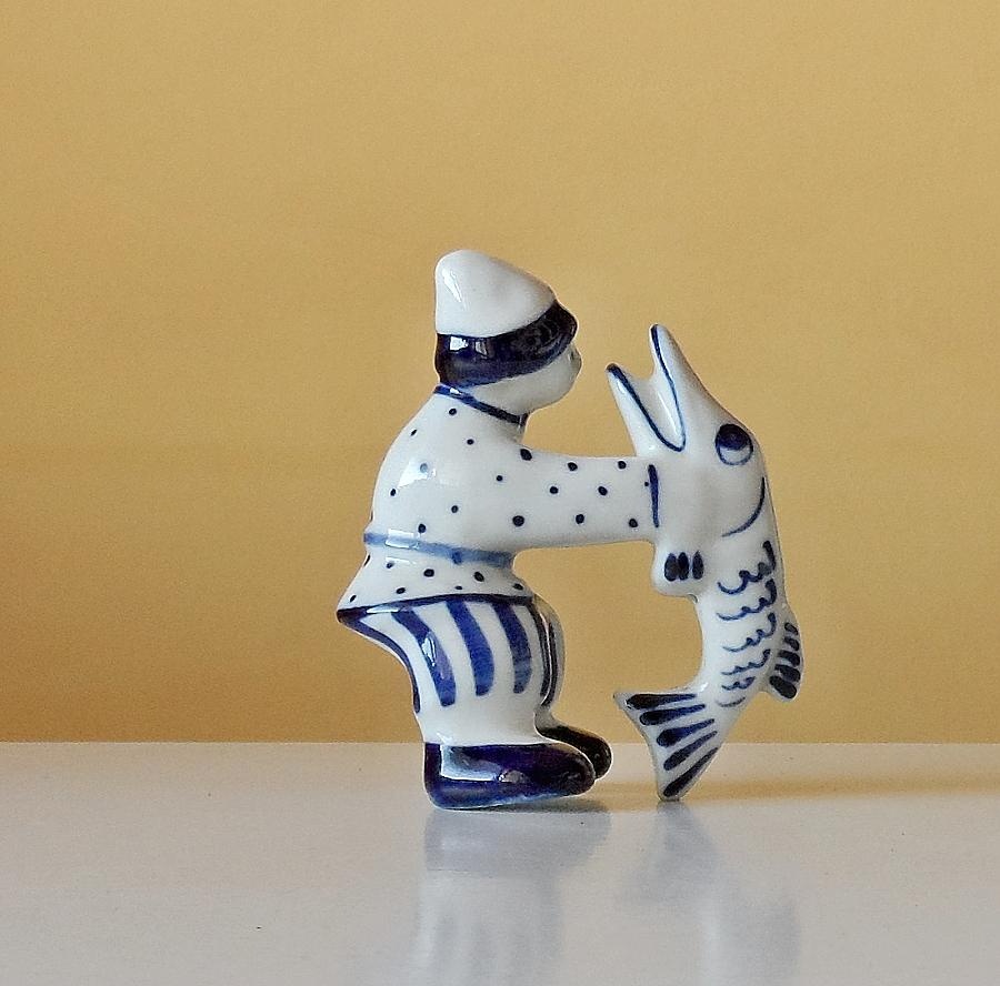 GZHEL súsošie  muž s rybou