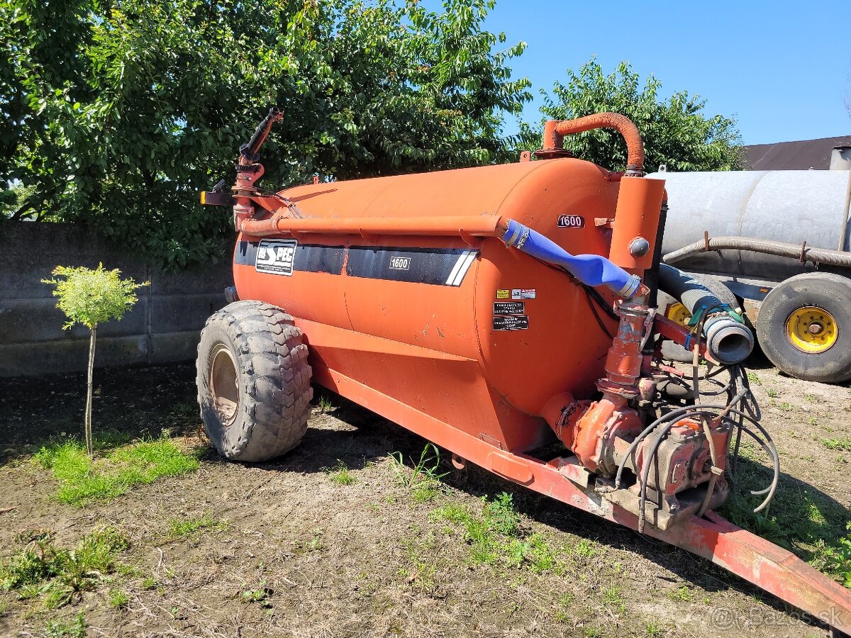 Cisterna na hnoj a polievanie