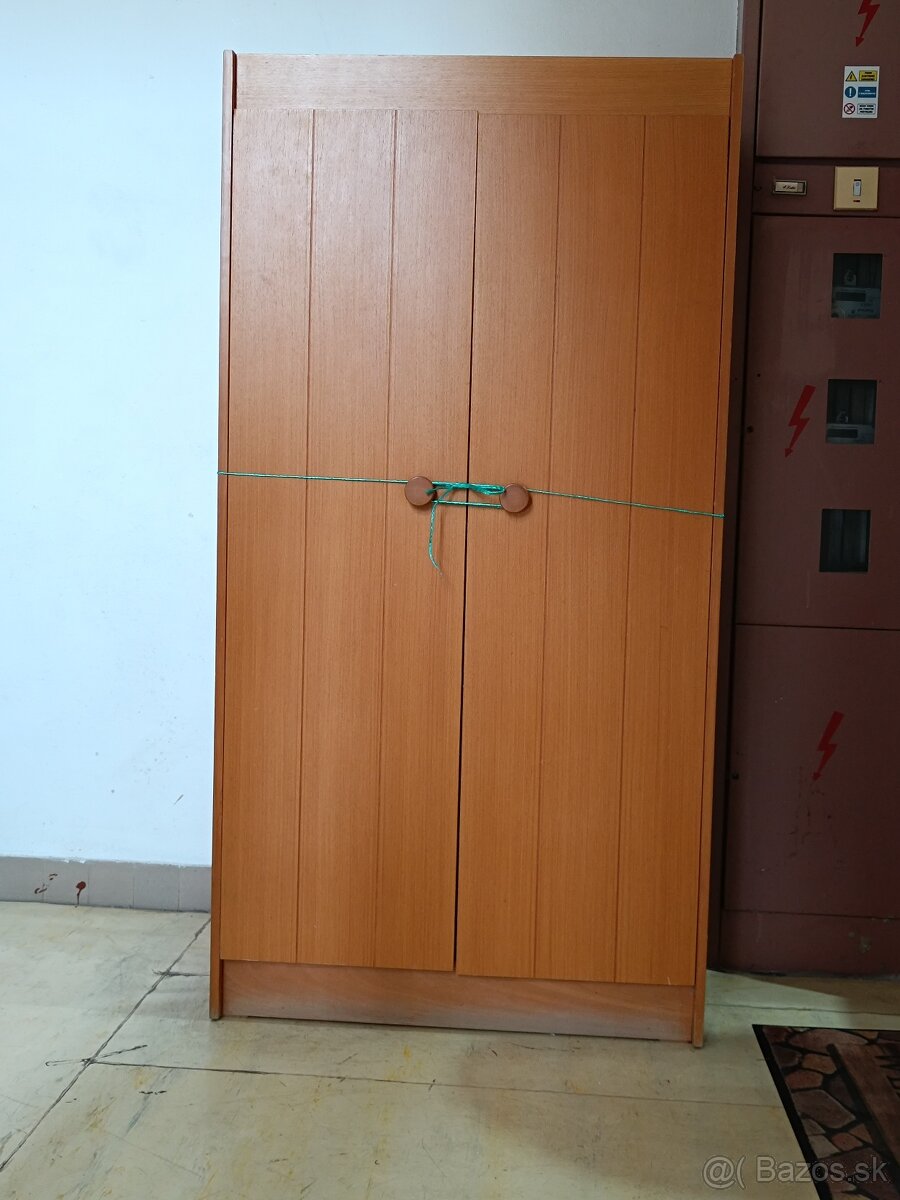 Dvojdverová skriňa