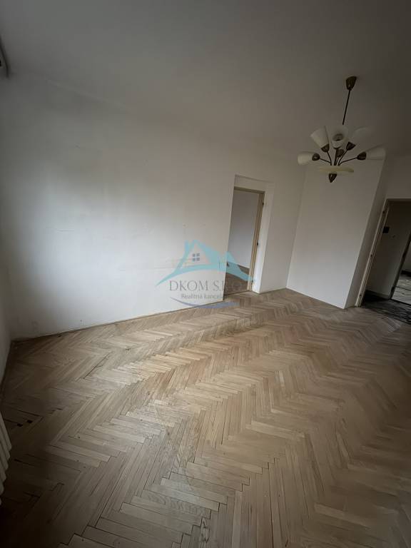 Na predaj 3-izbový byt na rekonštrukciu