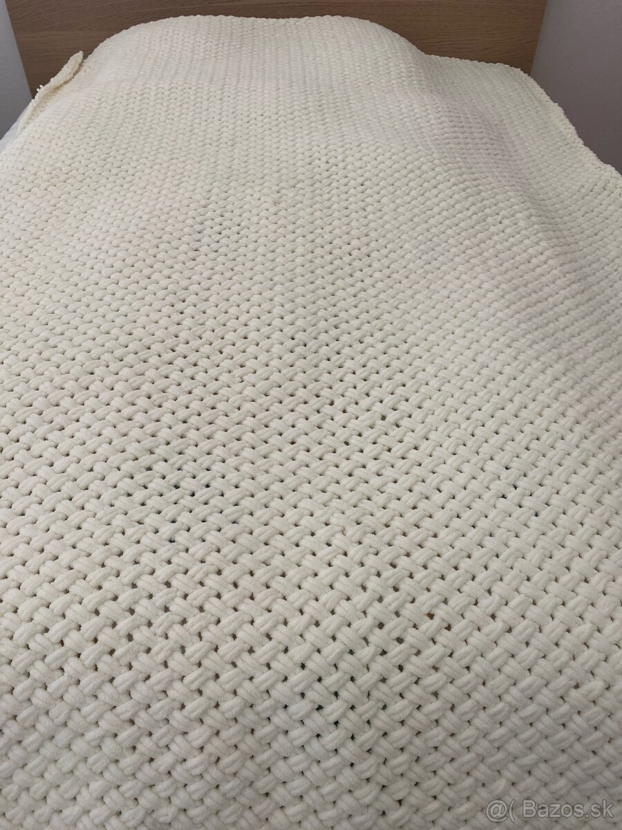 Ručne upletene deky s vankusikmi