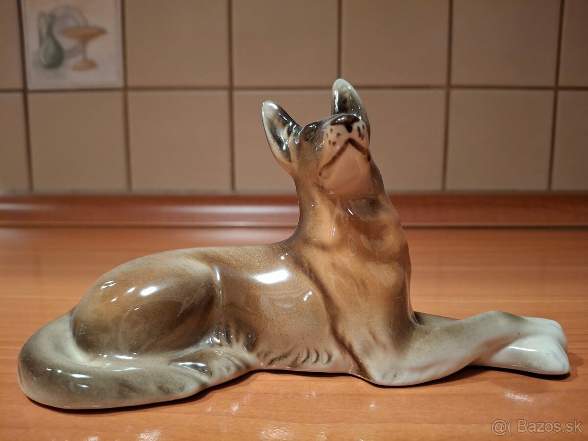 Porcelánový pes Czechoslovakia