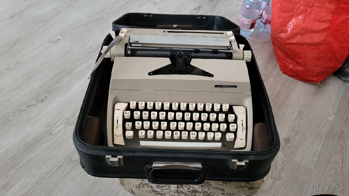 Mechanický písací stroj consul