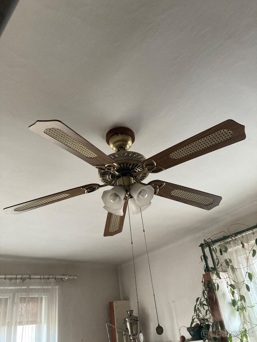 Ventilator s osvetlenim stropny