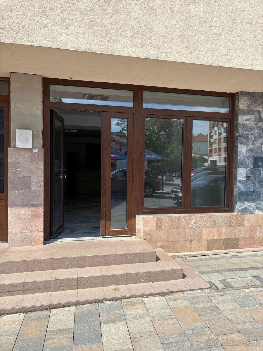 Obchodný priestor v centre Trnavy – ideálny pre vaše podnik