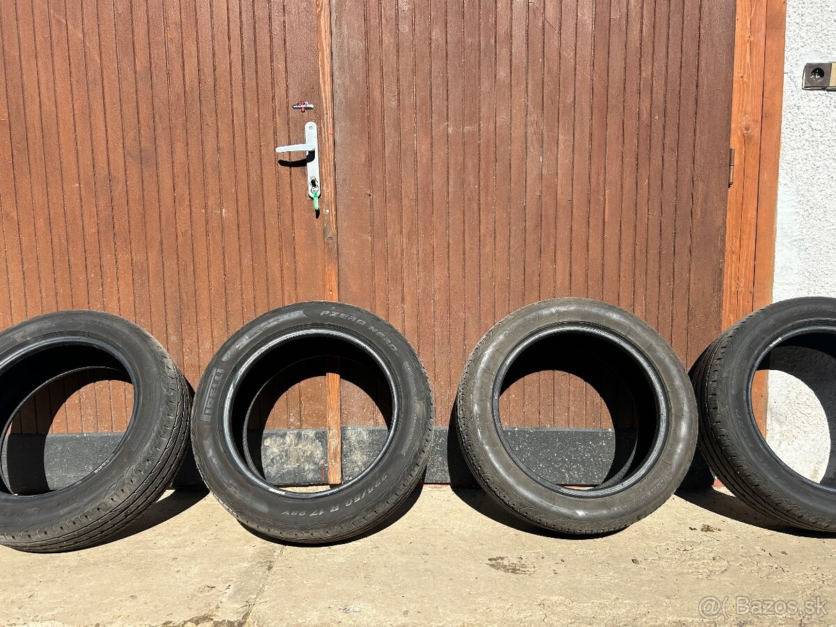 225/50 R17