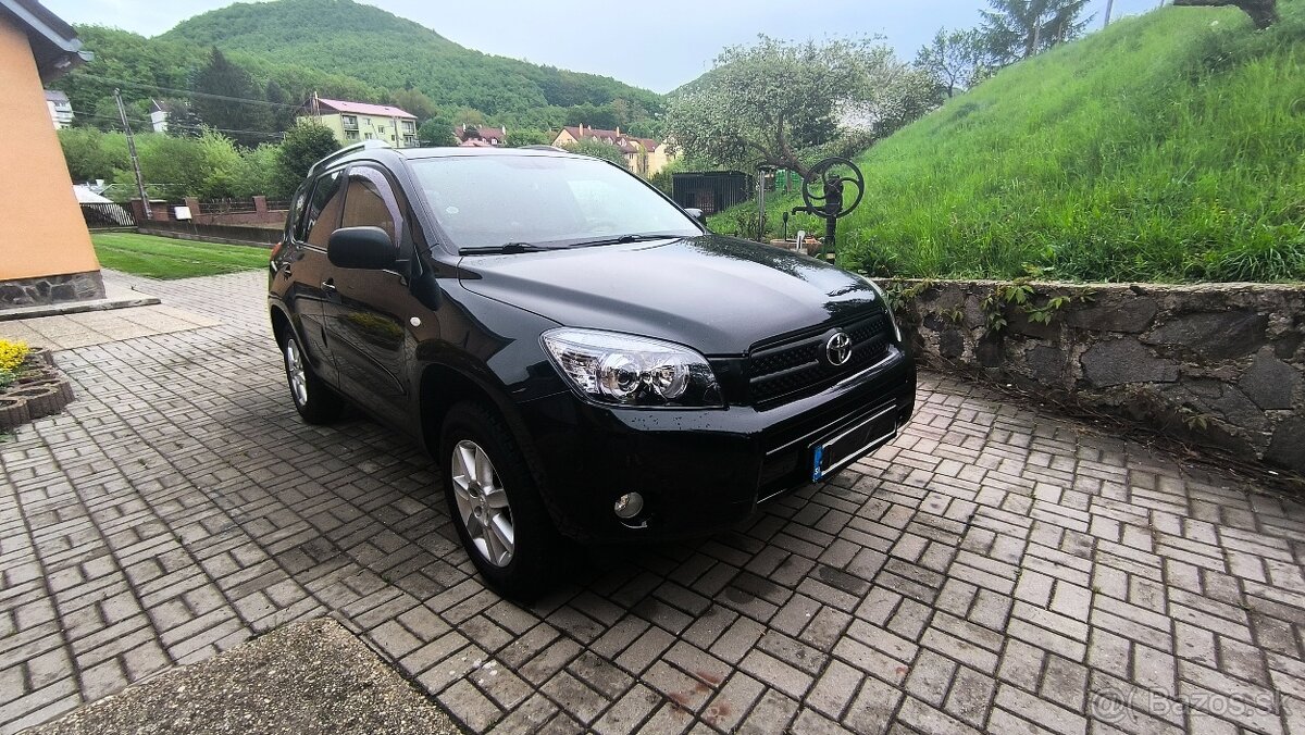 Predám Toyota RAV 4