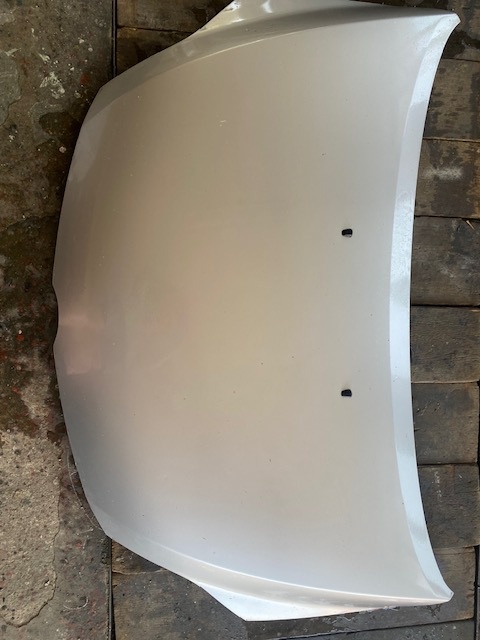 Kapota na Mazdu5 2005-2010 kod laku 22V