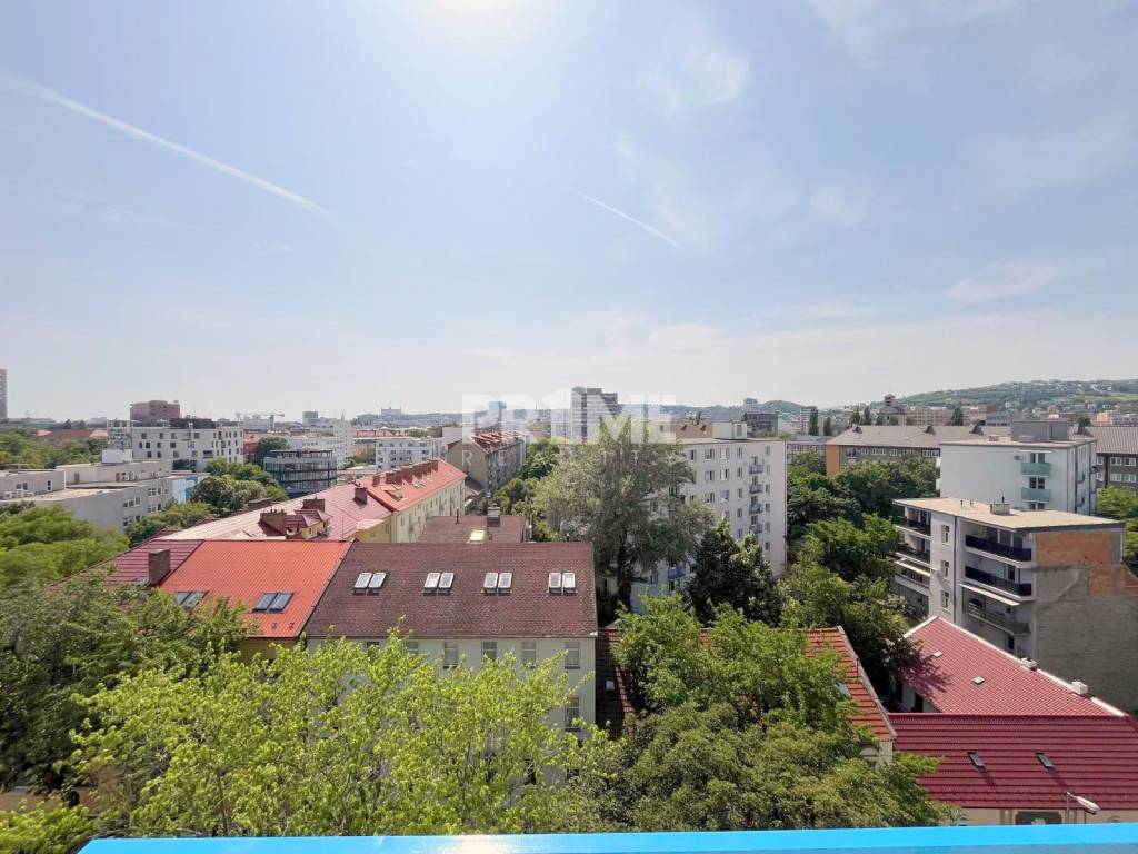 Pekný 1i byt, VÝHĽAD, BALKÓN, Kupeckého ulica, OC CENTRAL, R