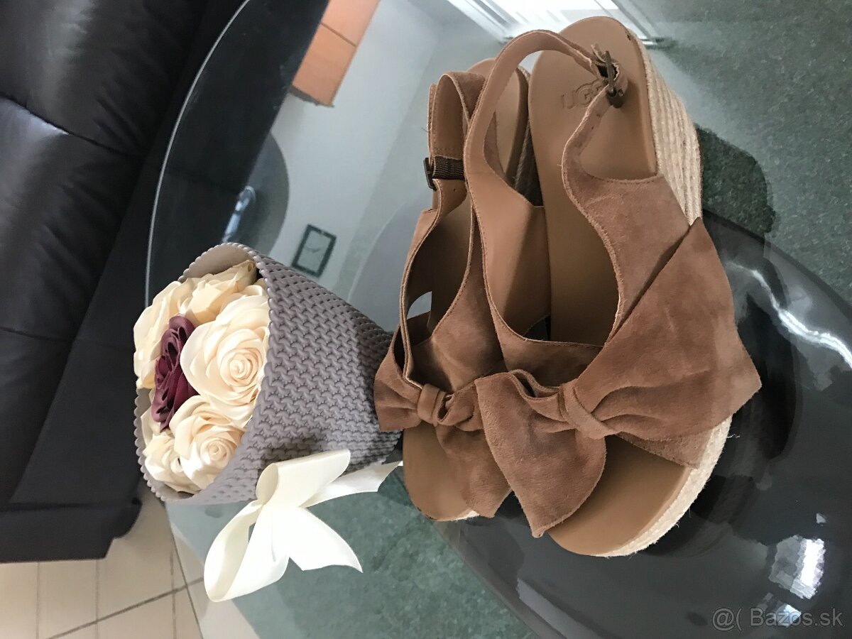 UGG original kožené damske sandálky veľkosť 39