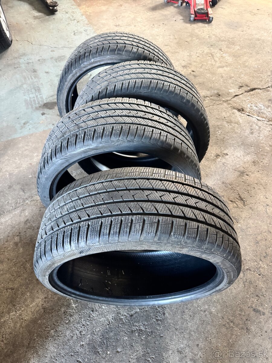 245/35 R21 Vredestein celoročné pneu