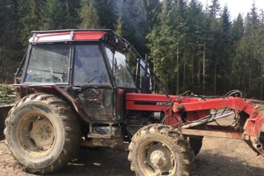 Kúpim traktor UKT