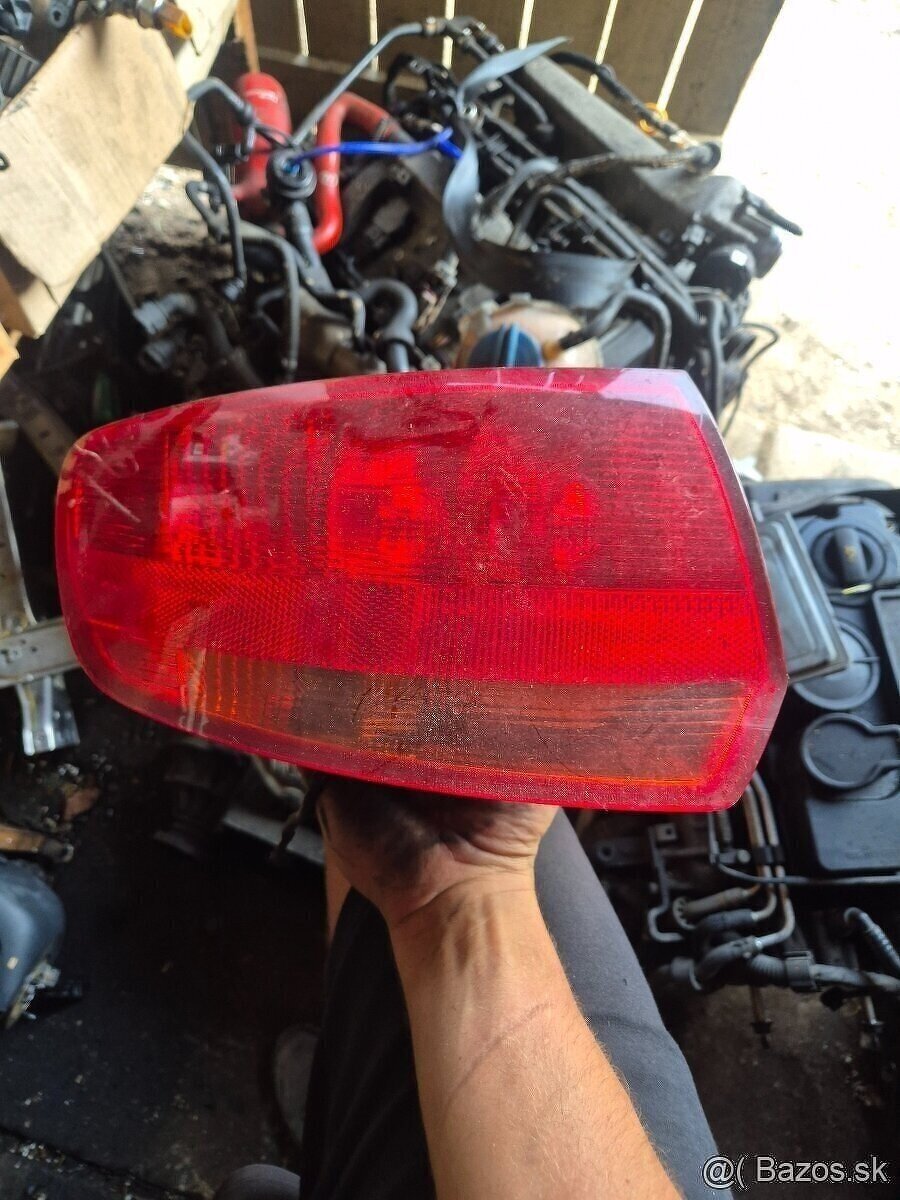 Predám ľavé zadné svetlo pre Audi a3 8p hatchback