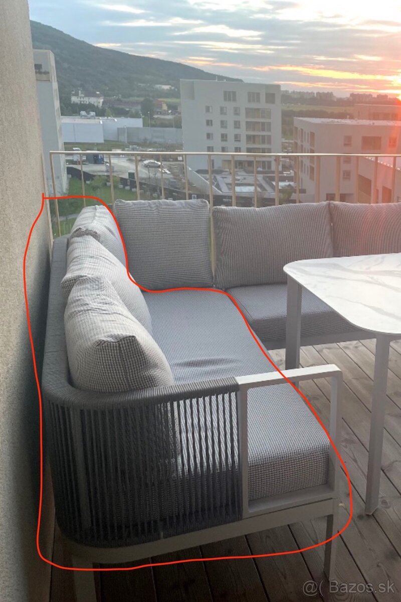 Predám dlhú časť terasovej/záhradnej sedačky + veľký stôl