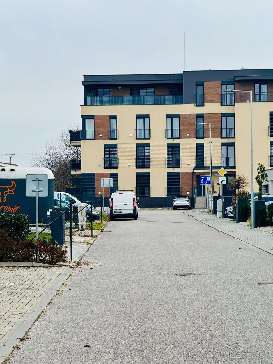 Parkovacie miesto Nitra/Mikova Ves (Green Avenue)