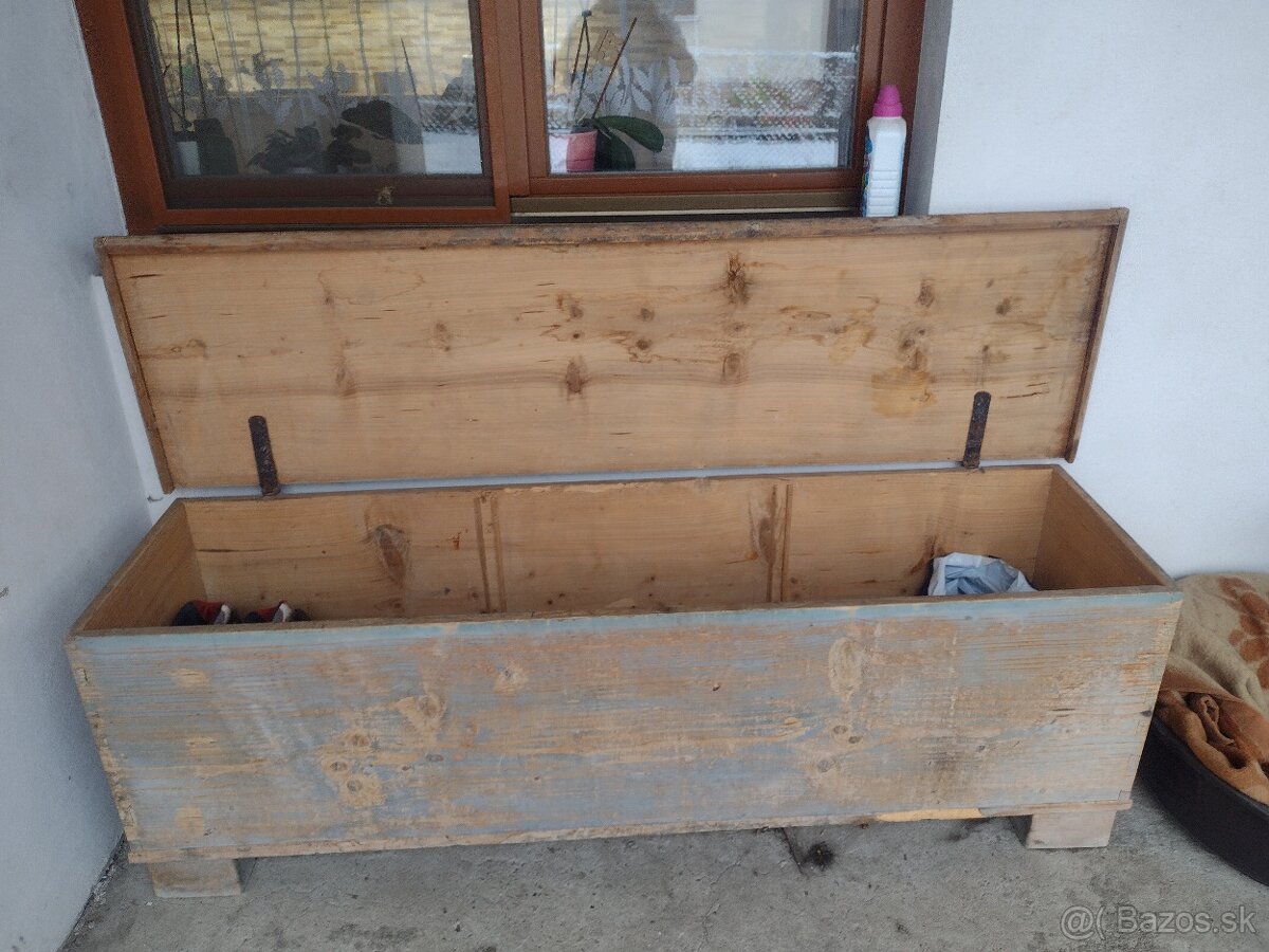 Predám starožitnú truhlicu