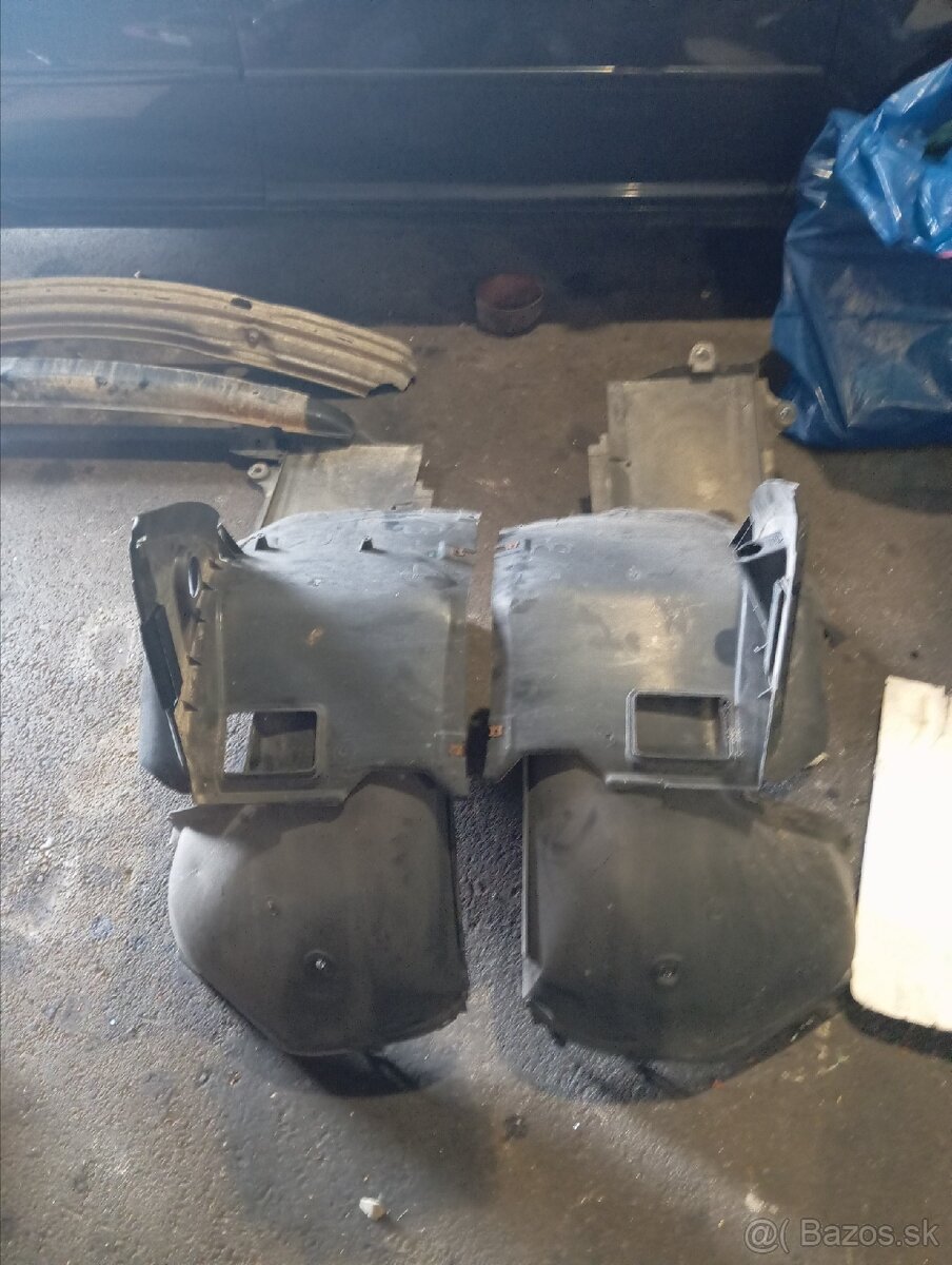Pod blatníky BMW e46 facelift