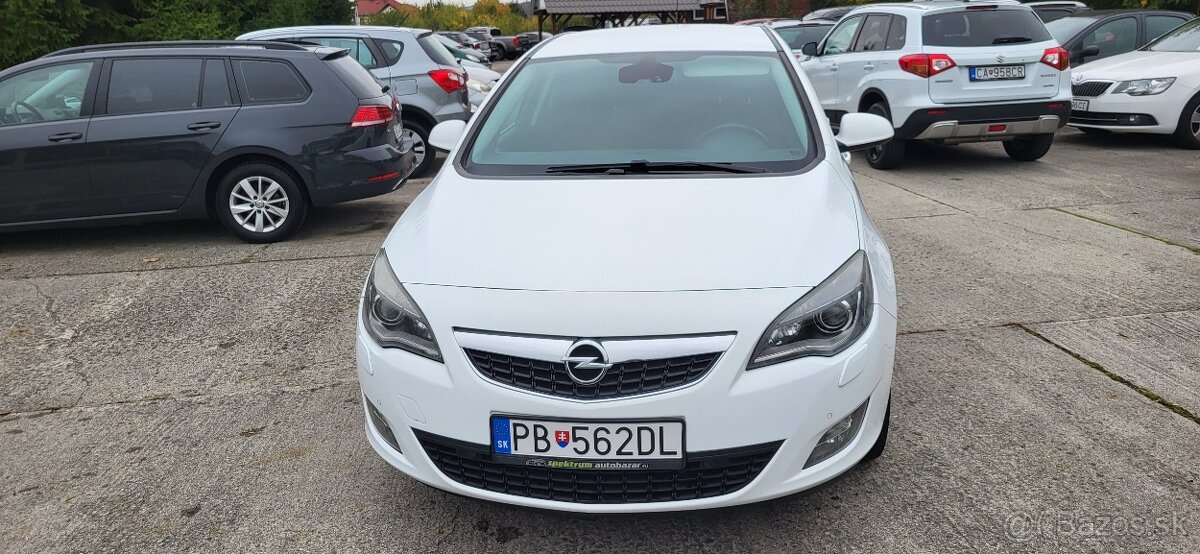 Opel Astra 1.7 CDTI Sport rok 2012