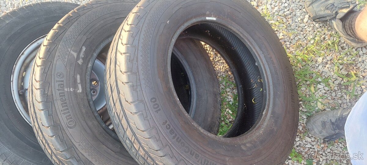 Predám letné pneumatiky Continental 2ks 205/70 R15 C