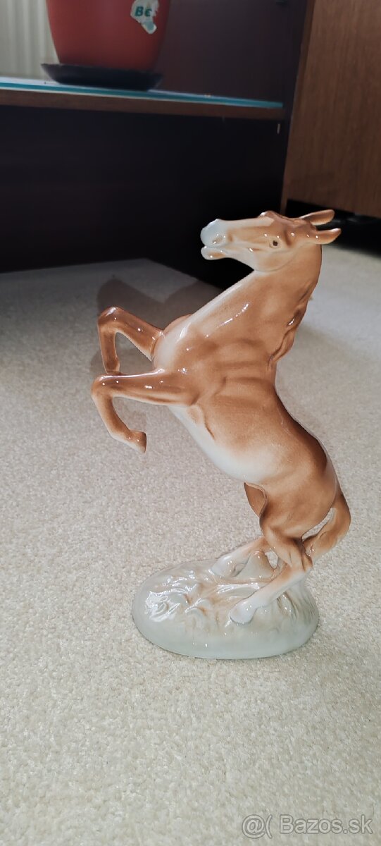 Kôň z porcelánu