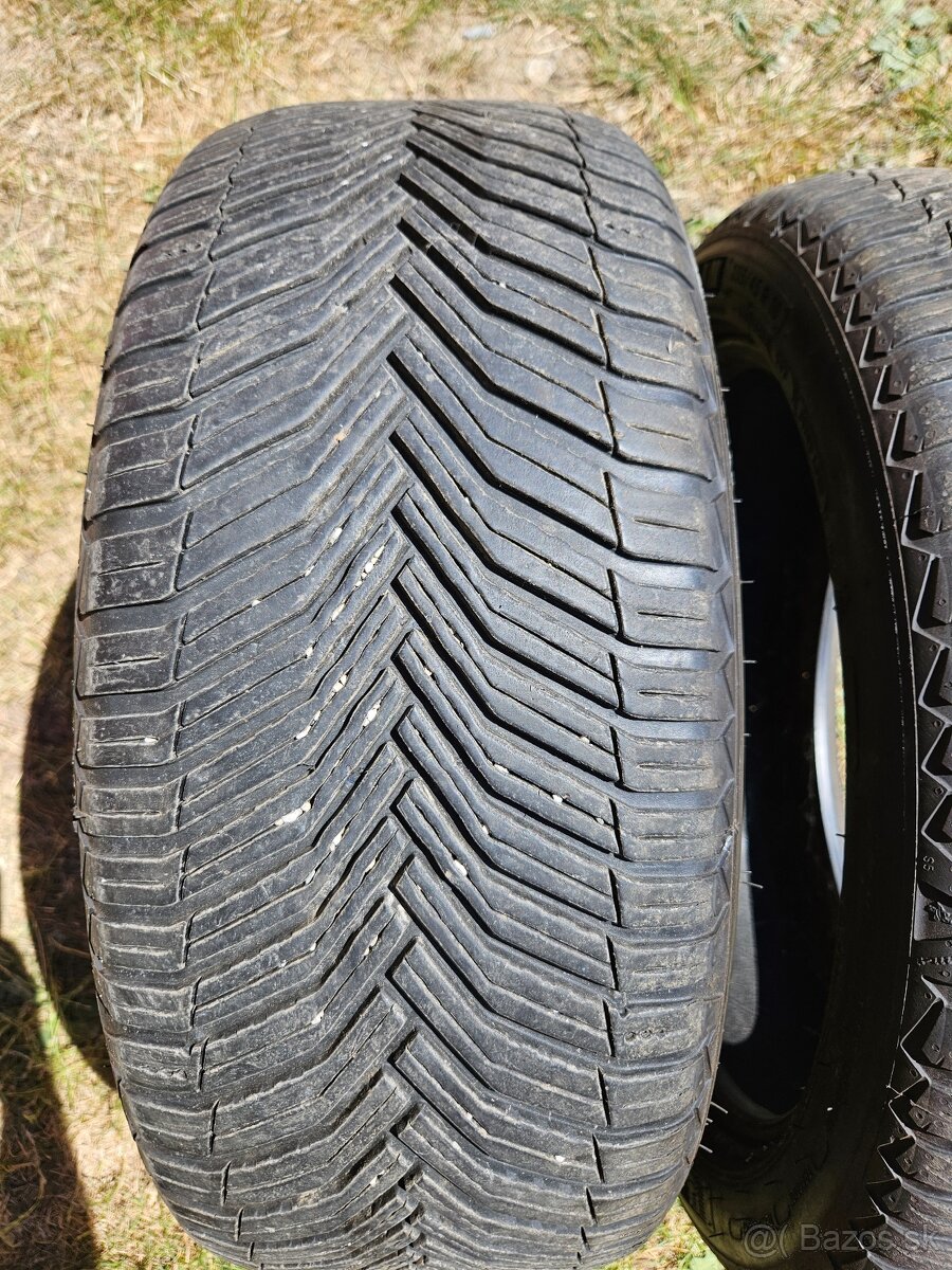 235/45 r18 98Y