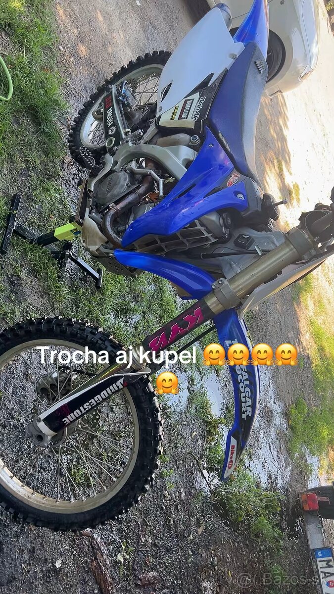 Moto kros250. Yamaha
