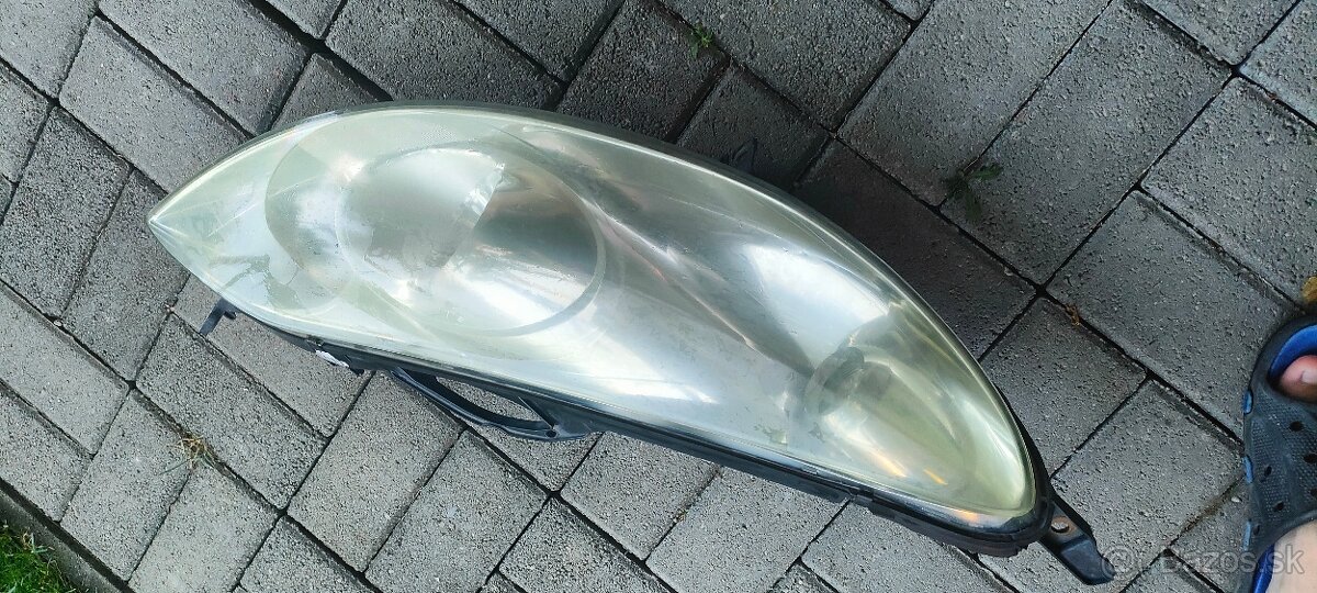 Svetlo pravé - Peugeot 407