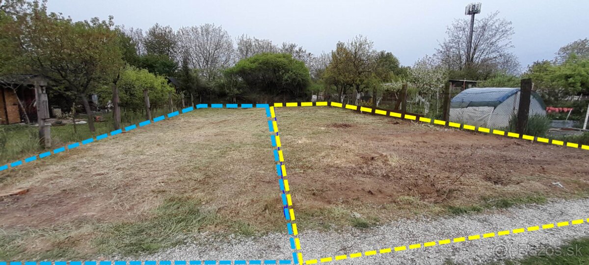 400m2 dve parcely priamo v Nitre