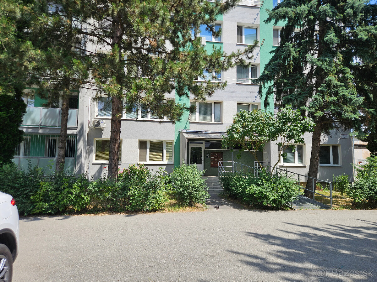 3 izbový byt Terasa blízko OC Galéria - Lesnícka ul.