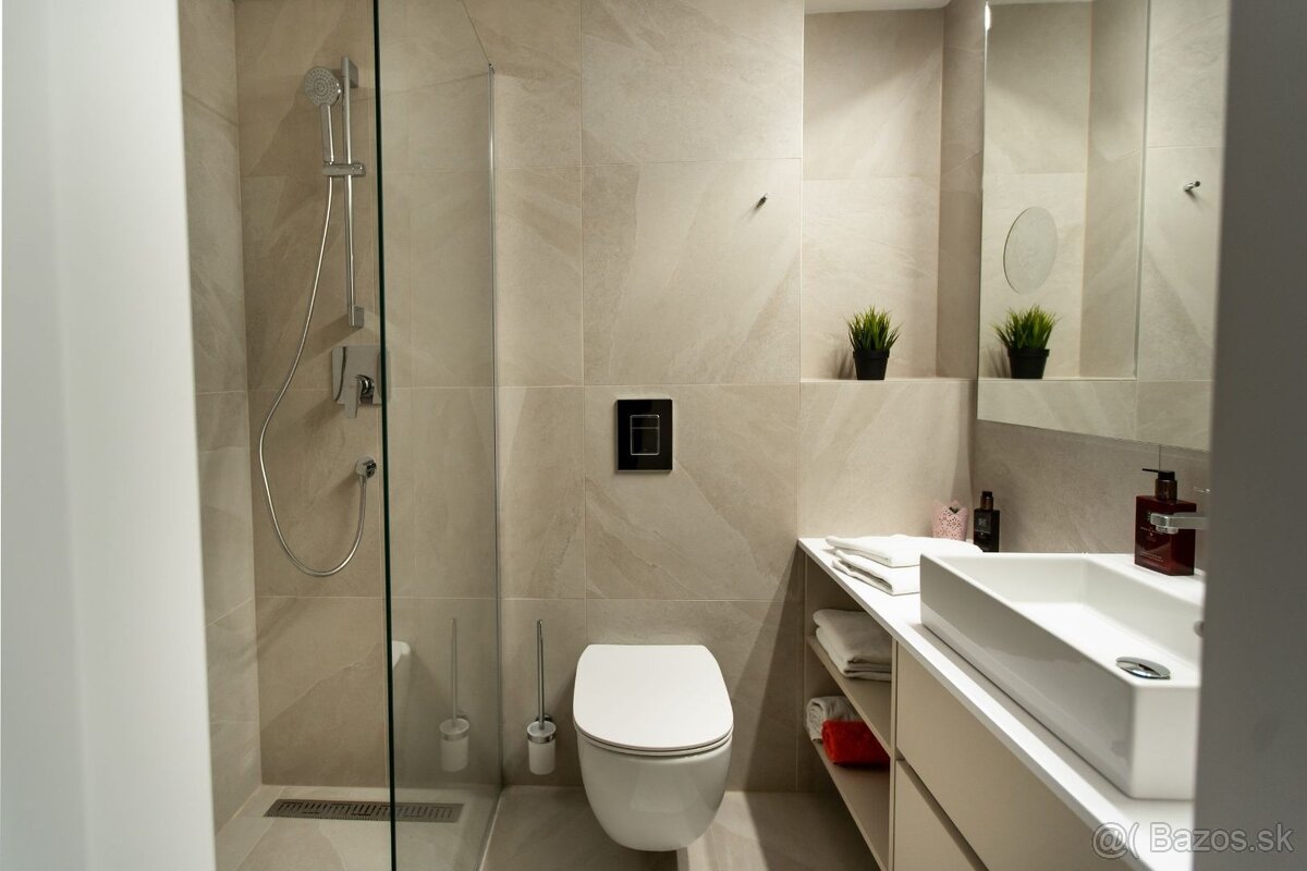 Nový moderný 1-izbový apartmán s možnosťou parkovania na pre