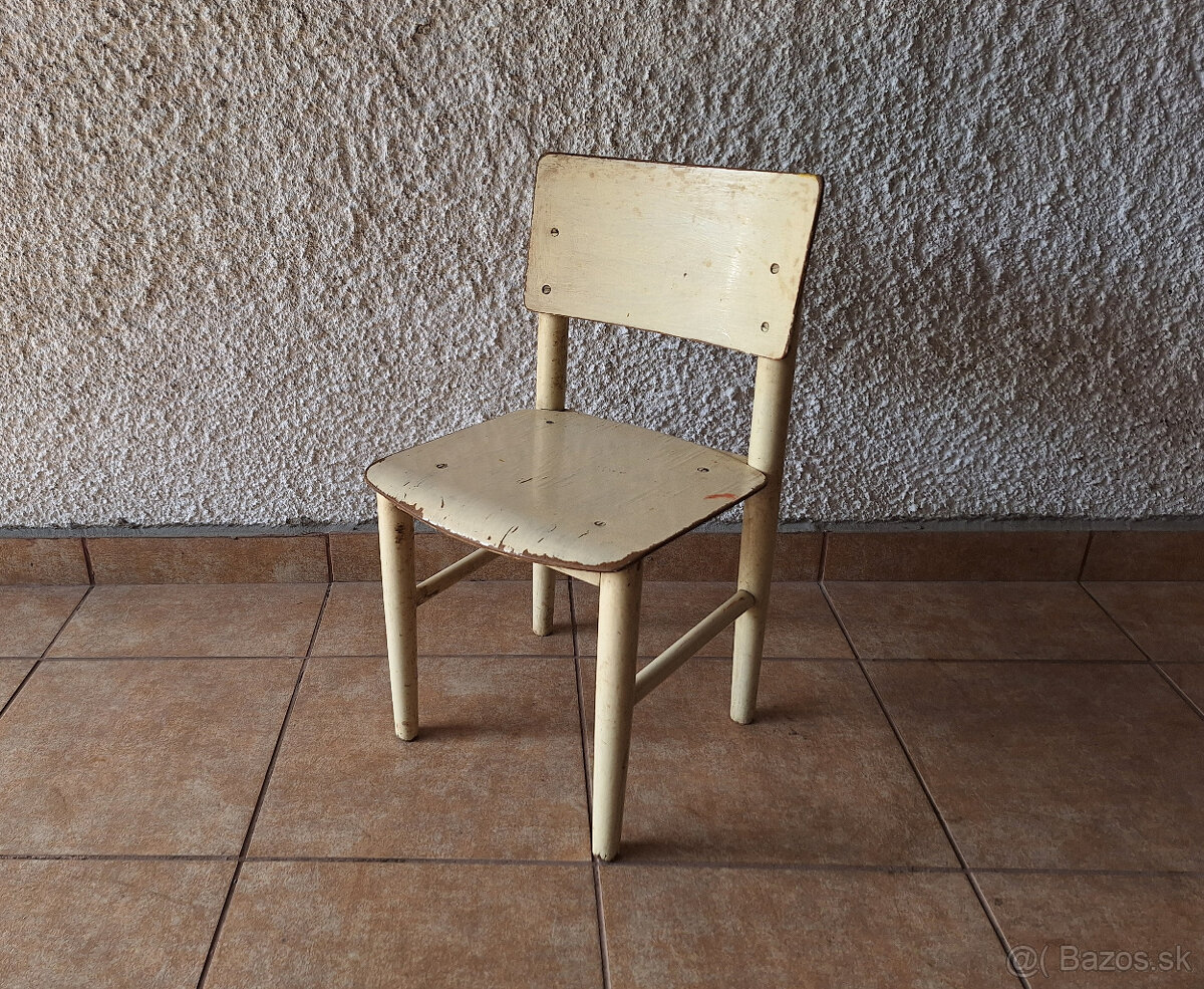 Detská drevená  stolička