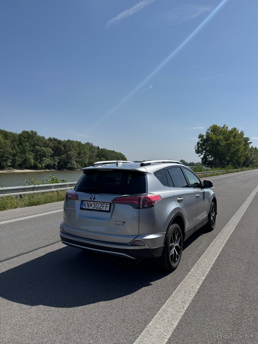 Toyota Rav4 2.5 Hybrid Trend AWD + winter paket(Odpočet DPH)