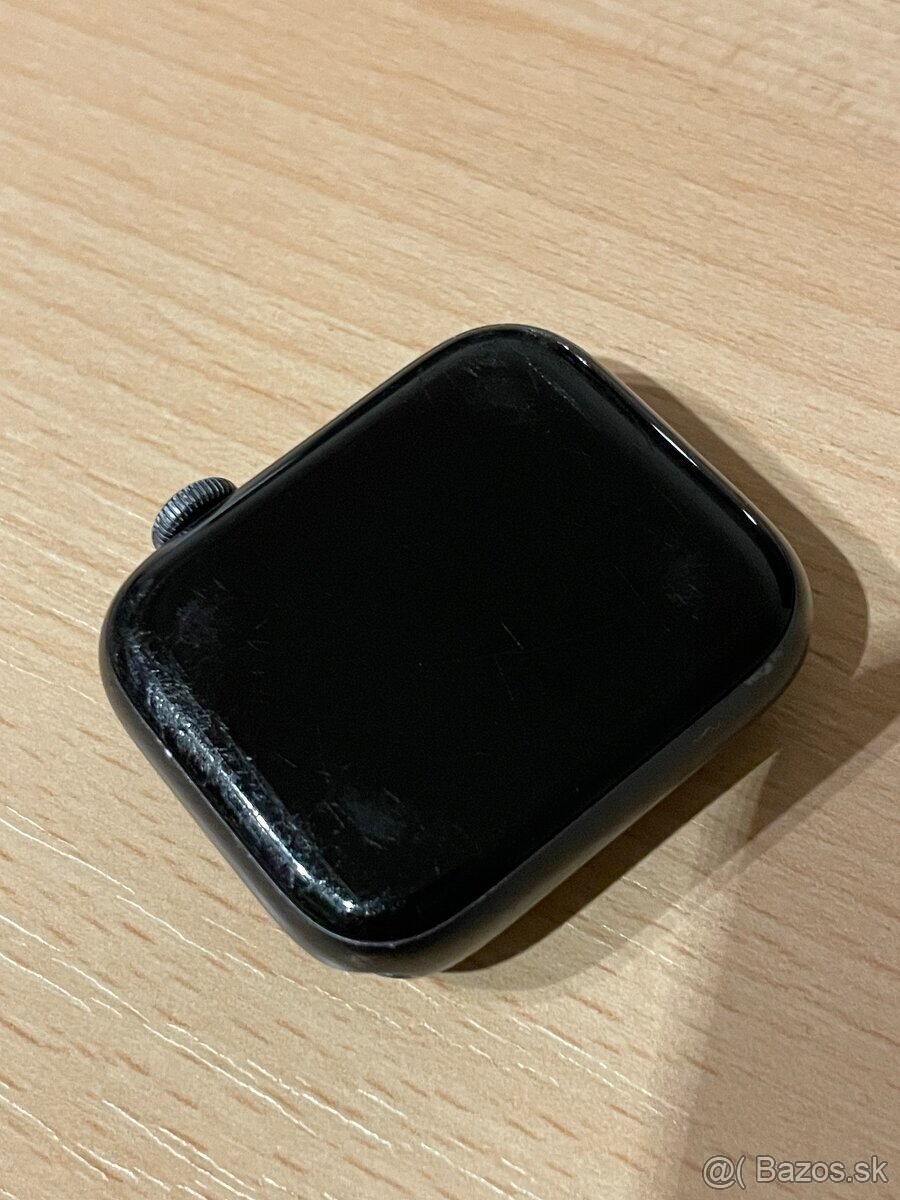Apple Watch Series 5, 44mm – čierne, plne funkčné