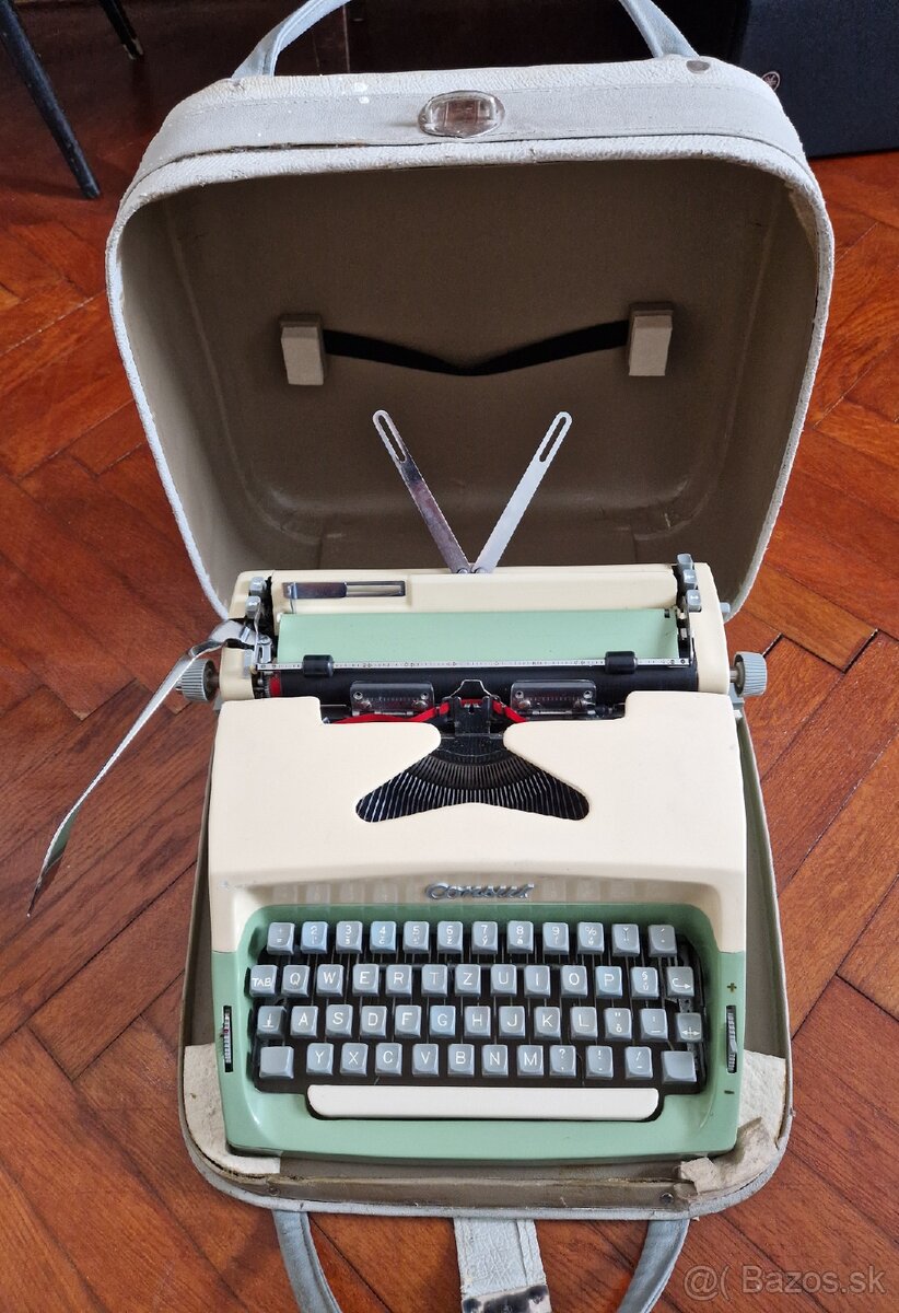 Kufrikový písací stroj Consul