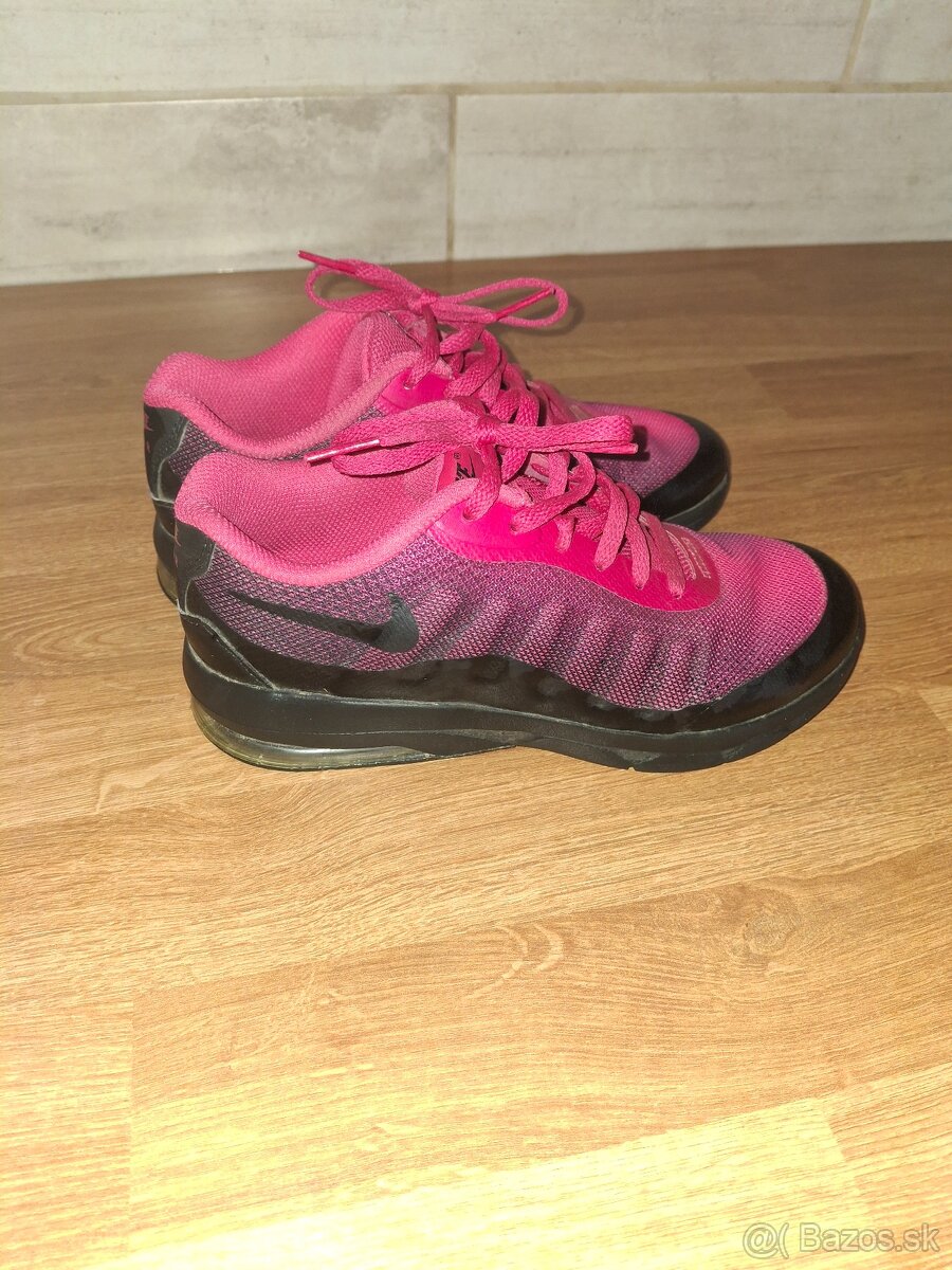 Predam dievčenske nike tenisky č.33