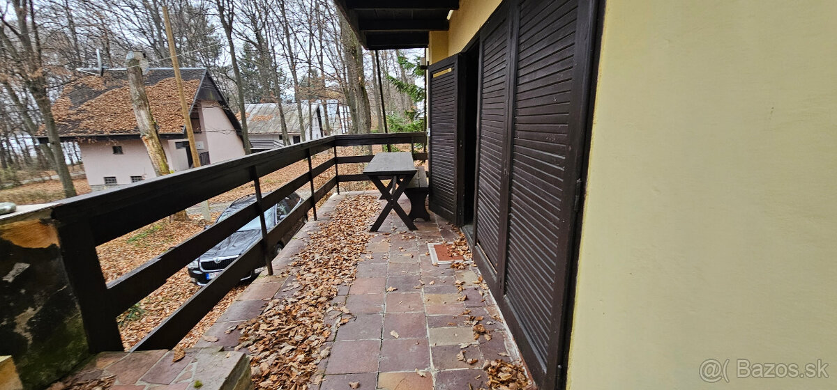 Dom na brehu riečky