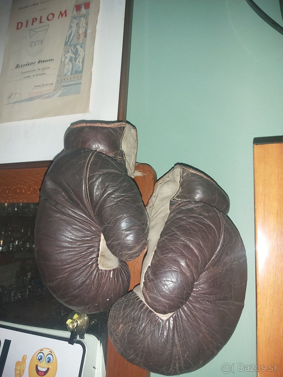 Starodávne boxerské rukavice