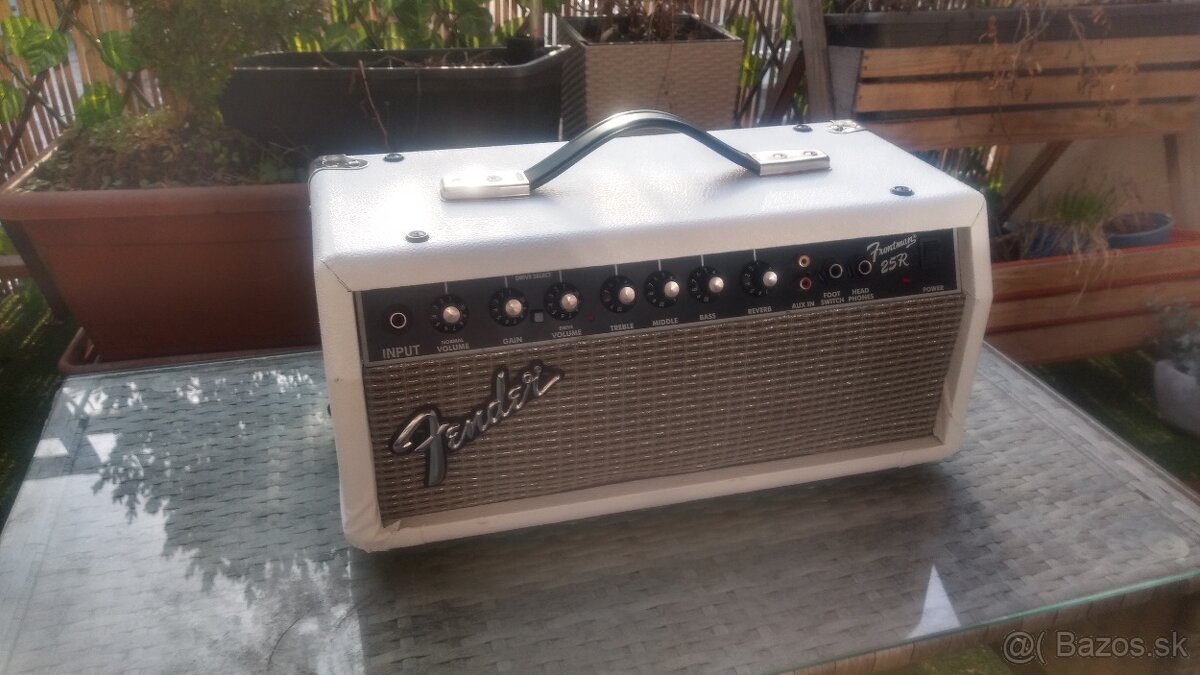 Fender. Hlava. Zosilňovač.